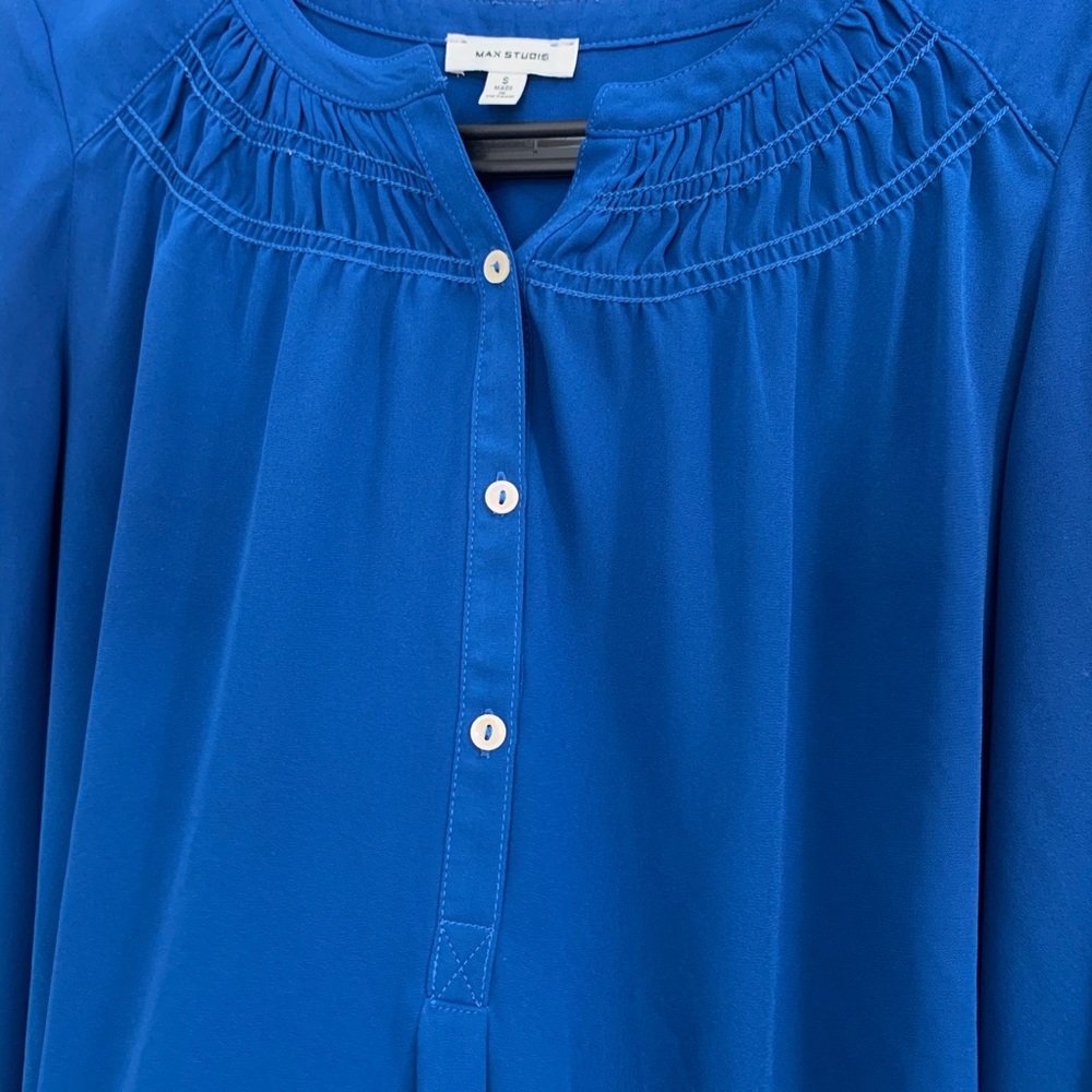 Max Studio | Blue Button Blouse - Picture 3 of 6